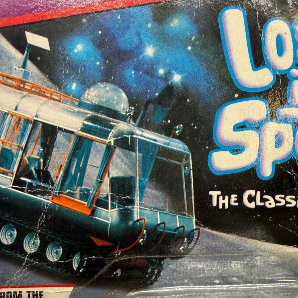 Johnny Lightning Lost In Space The Classic Series The Chariot Diecast Vehicle